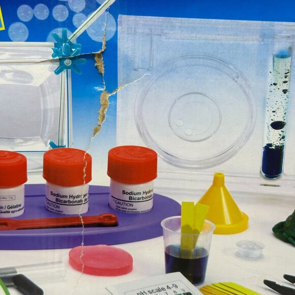 Edu-Science Lab Intro Chemistry STEM Kit Toys R Us READ Sealed 90+ Experiments - Picture 3 of 15